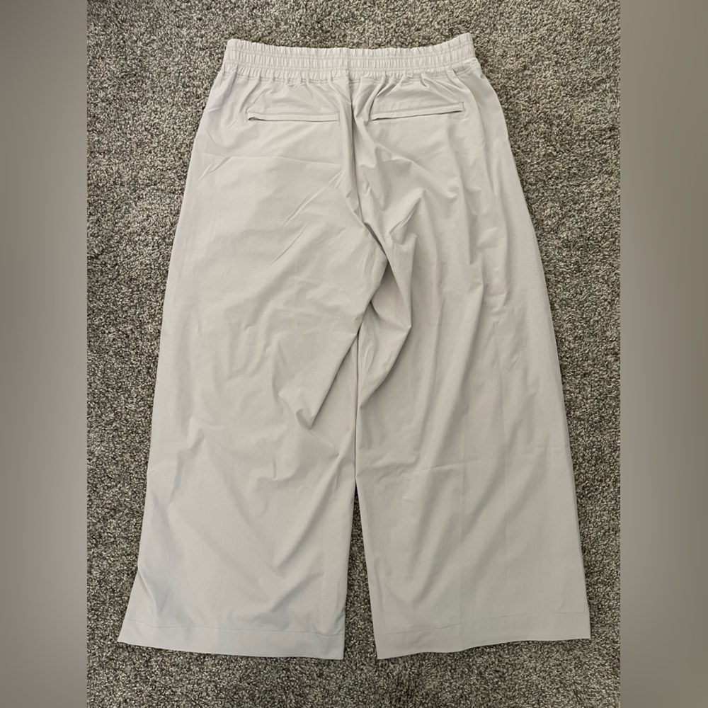 Women’s Athleta Brooklyn Wide Leg Crop Cream Pant Size 8 - Picture 7 of 7